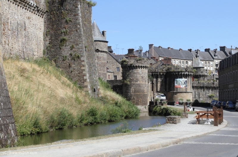 02-IMG_3033CASTEL