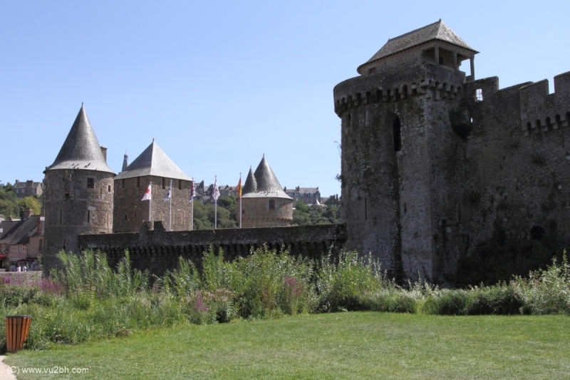09-IMG_3057CASTEL