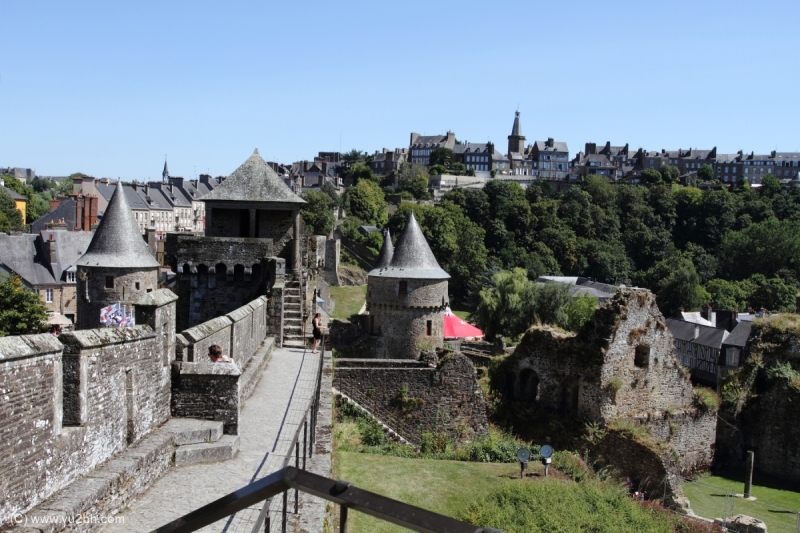 18-IMG_3086CASTEL