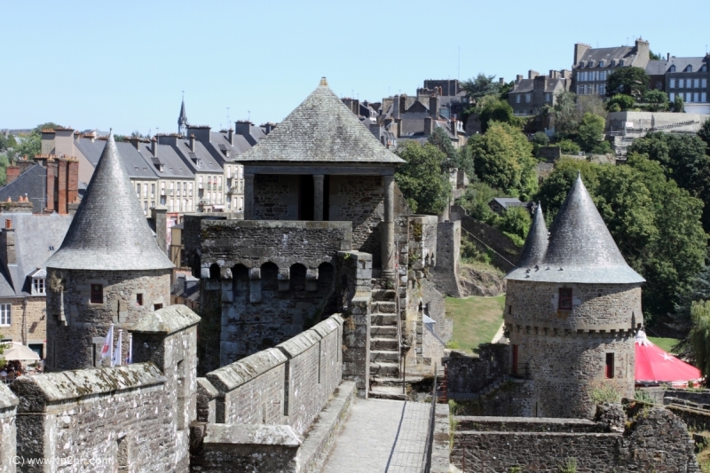 19-IMG_3089CASTEL