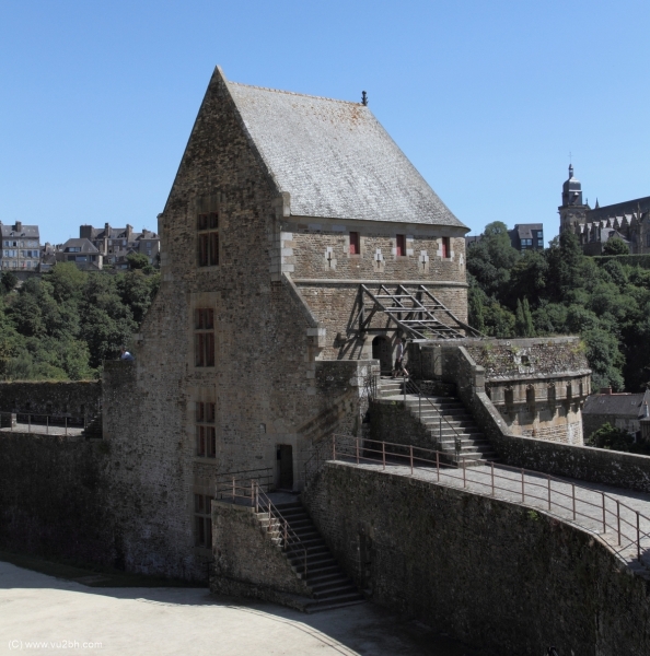 31-IMG_3141CASTEL