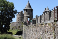 12-IMG_3074CASTEL
