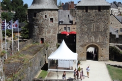 13-IMG_3076CASTEL