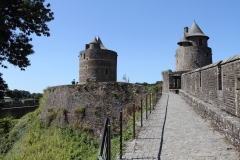 17-IMG_3085CASTEL