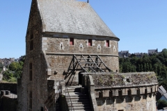 32-IMG_3150CASTEL