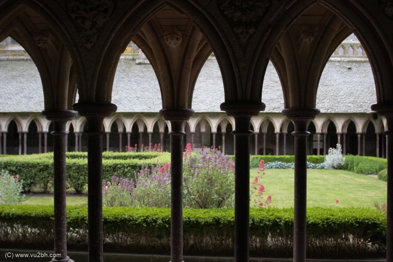 Aperçu latéral du cloître