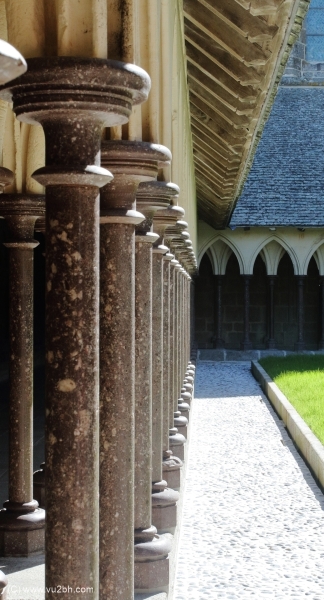 Jeux de perspectives sur les colonnades du cloître - 5