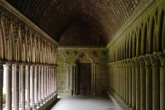 Allée du cloître