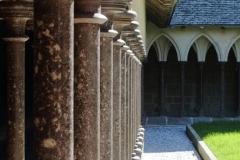 Jeux de perspectives sur les colonnades du cloître - 5