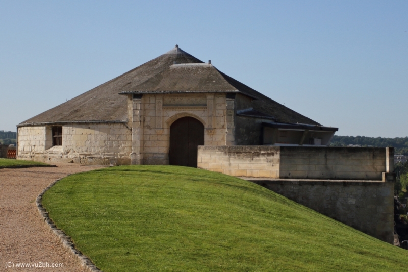 22-IMG_2305CASTEL