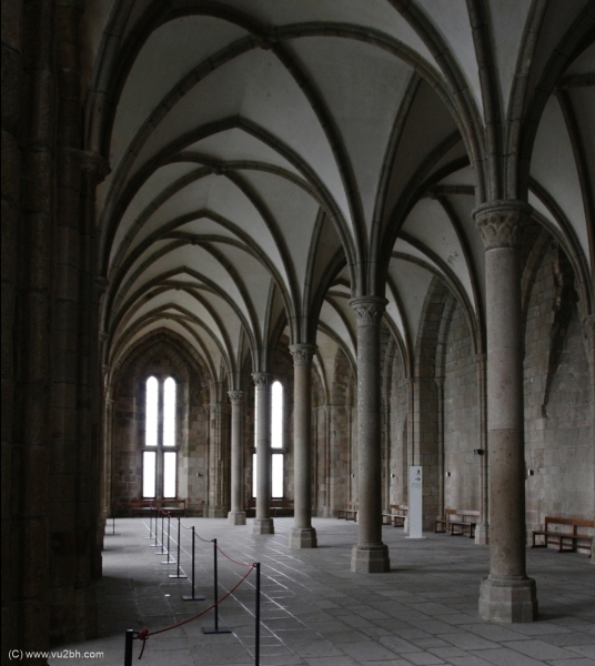 La Salle des Hôtes (2)