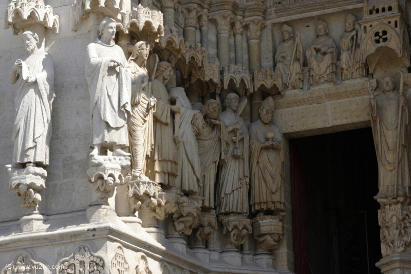 Statues de la porte de Saint Firmin