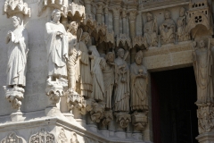 Statues de la porte de Saint Firmin